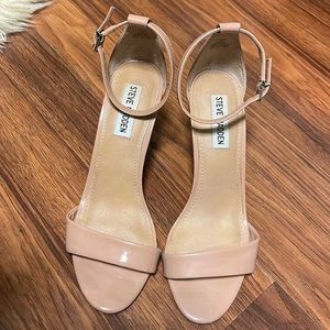 Nude Steve Madden sandals Size 7. Smoke free home